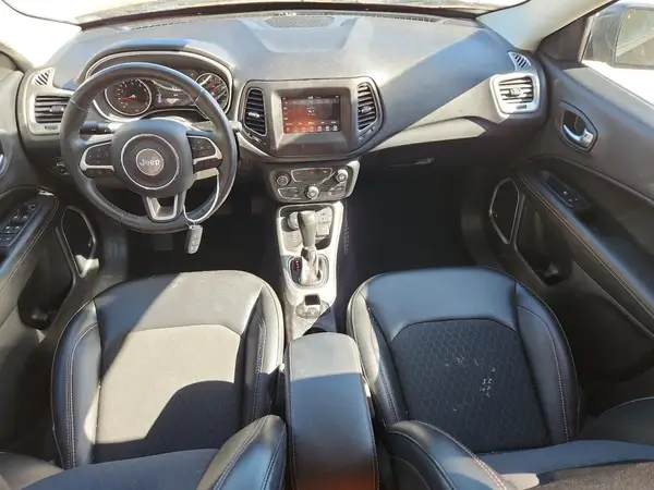 3C4NJDBB8JT354989 2018 JEEP COMPASS - Image 8