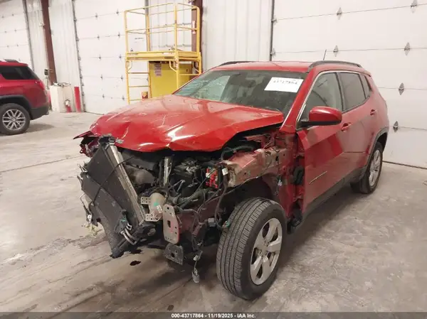 3C4NJDBB8JT355334 2018 JEEP COMPASS - Image 2