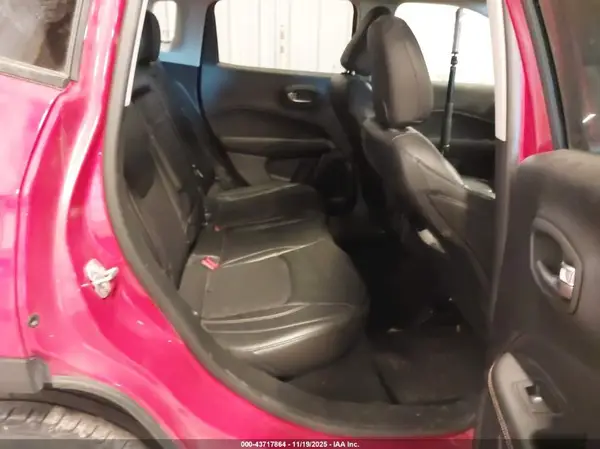 3C4NJDBB8JT355334 2018 JEEP COMPASS - Image 8