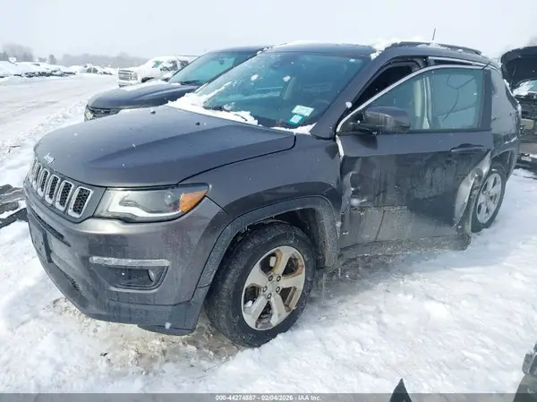 3C4NJDBB8JT362011 2018 JEEP COMPASS - Image 2