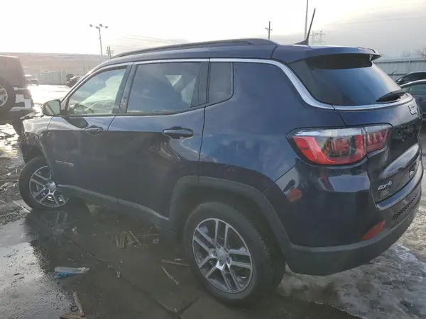 3C4NJDBB8JT362462 2018 JEEP COMPASS - Image 2