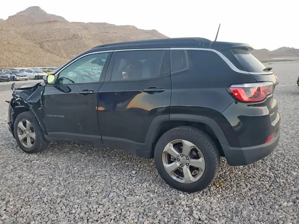 3C4NJDBB8JT366267 2018 JEEP COMPASS - Image 2