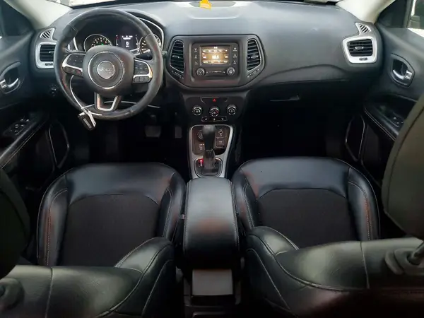 3C4NJDBB8JT366267 2018 JEEP COMPASS - Image 8