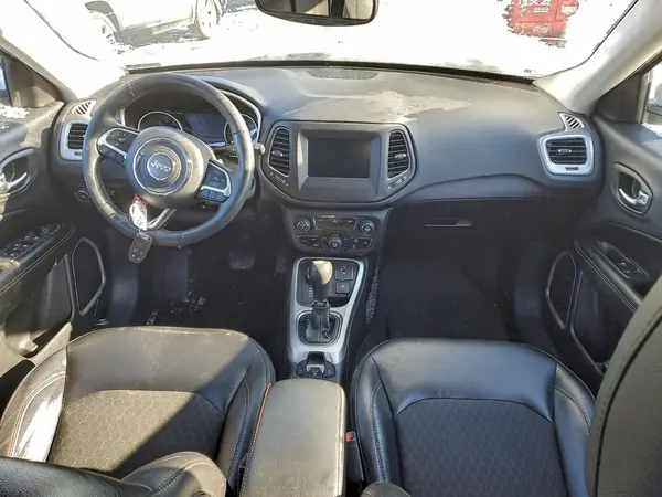 3C4NJDBB8JT373235 2018 JEEP COMPASS - Image 8