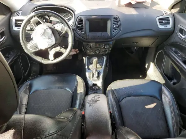 3C4NJDBB8JT373512 2018 JEEP COMPASS - Image 8