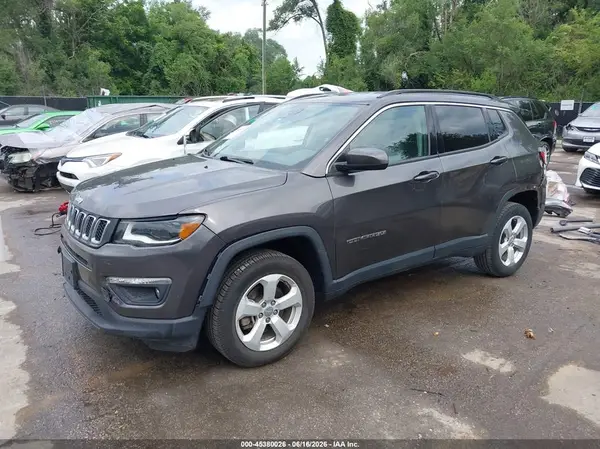 3C4NJDBB8JT393534 2018 JEEP COMPASS - Image 2