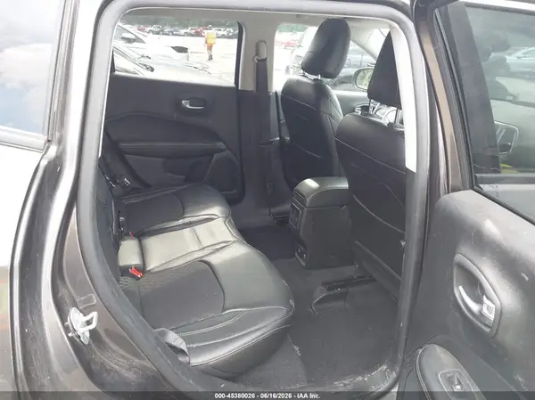 3C4NJDBB8JT393534 2018 JEEP COMPASS - Image 8