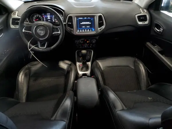 3C4NJDBB8JT393677 2018 JEEP COMPASS - Image 8