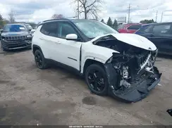 3C4NJDBB8JT395459 2018 JEEP COMPASS