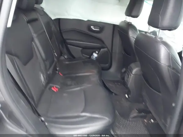 3C4NJDBB8JT395493 2018 JEEP COMPASS - Image 8