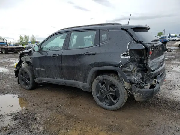 3C4NJDBB8JT395817 2018 JEEP COMPASS - Image 2