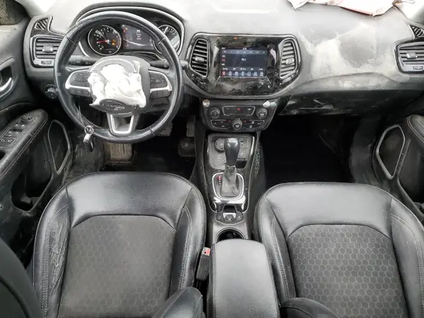 3C4NJDBB8JT395817 2018 JEEP COMPASS - Image 8