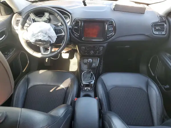 3C4NJDBB8JT397499 2018 JEEP COMPASS - Image 8