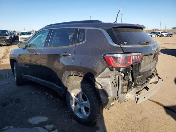 3C4NJDBB8JT399107 2018 JEEP COMPASS - Image 2