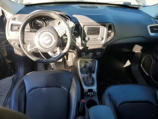 3C4NJDBB8JT399107 2018 JEEP COMPASS - Image 8