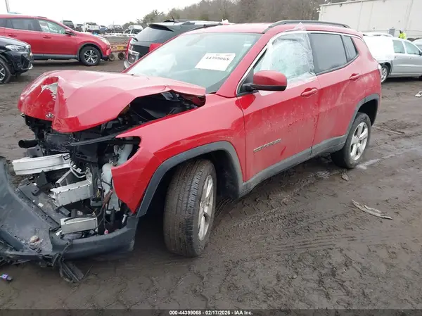 3C4NJDBB8JT401101 2018 JEEP COMPASS - Image 2