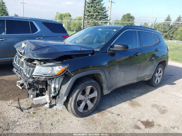 3C4NJDBB8JT402684 2018 JEEP COMPASS - Image 2