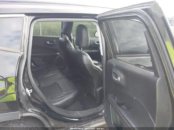 3C4NJDBB8JT402684 2018 JEEP COMPASS - Image 8