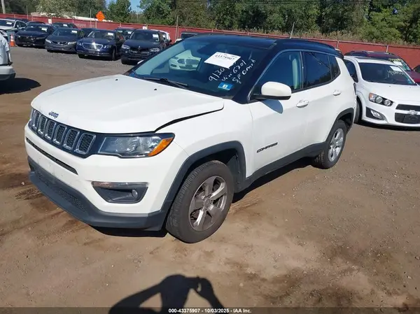 3C4NJDBB8JT416701 2018 JEEP COMPASS - Image 2