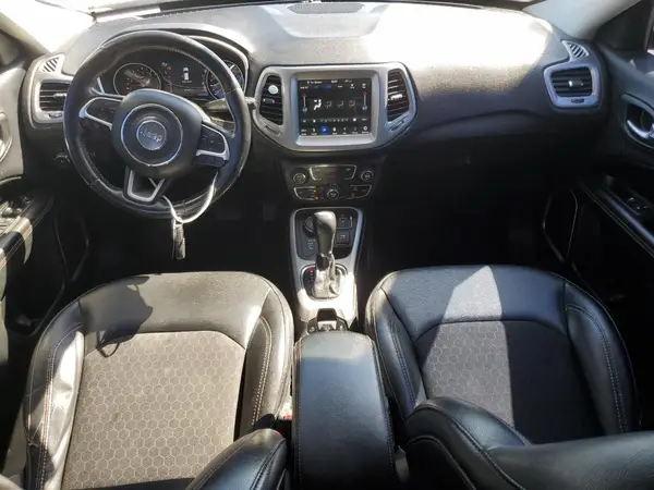3C4NJDBB8JT417492 2018 JEEP COMPASS - Image 8