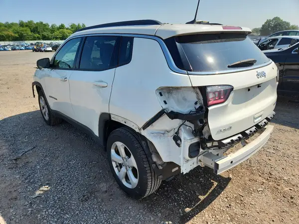 3C4NJDBB8JT418349 2018 JEEP COMPASS - Image 2