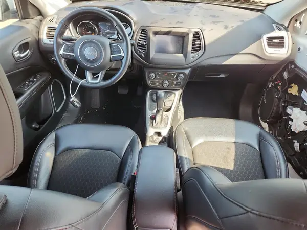 3C4NJDBB8JT418349 2018 JEEP COMPASS - Image 8
