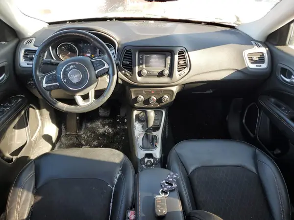 3C4NJDBB8JT423017 2018 JEEP COMPASS - Image 8