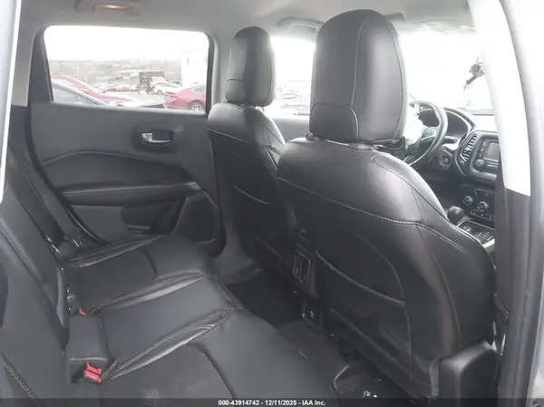 3C4NJDBB8JT423342 2018 JEEP COMPASS - Image 8