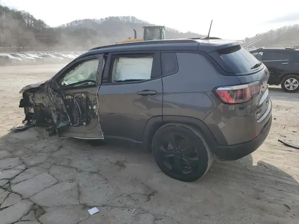 3C4NJDBB8JT433658 2018 JEEP COMPASS - Image 2