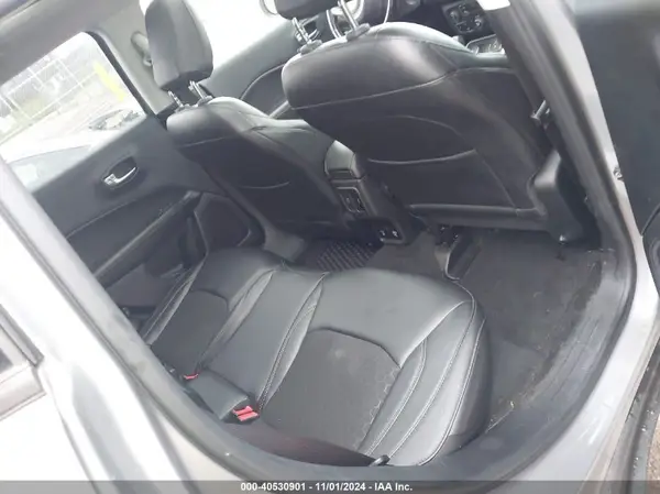 3C4NJDBB8JT434549 2018 JEEP COMPASS - Image 8