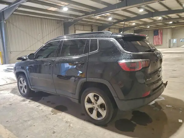 3C4NJDBB8JT436477 2018 JEEP COMPASS - Image 2