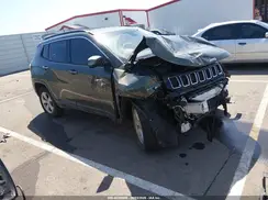 3C4NJDBB8JT436897 2018 JEEP COMPASS