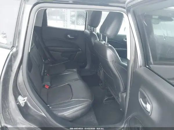 3C4NJDBB8JT453103 2018 JEEP COMPASS - Image 8