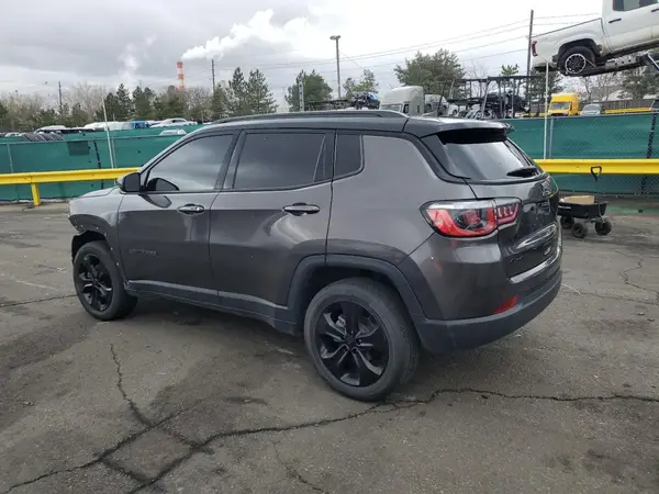 3C4NJDBB8JT453120 2018 JEEP COMPASS - Image 2