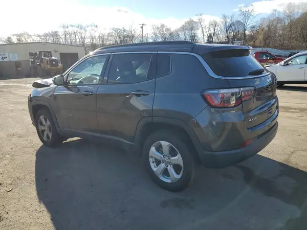 3C4NJDBB8JT453909 2018 JEEP COMPASS - Image 2