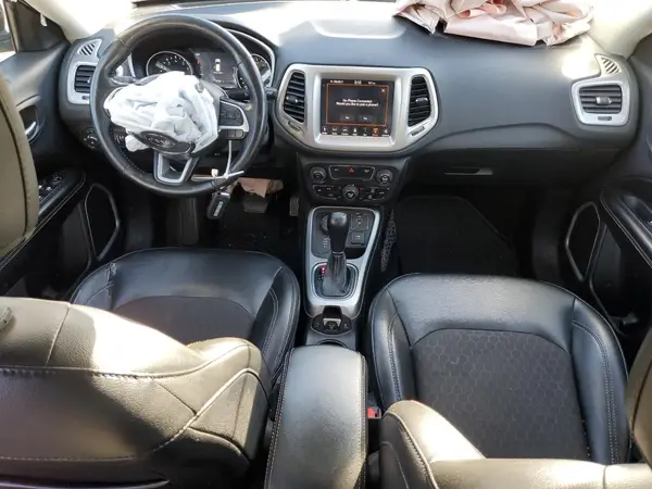 3C4NJDBB8JT453909 2018 JEEP COMPASS - Image 8
