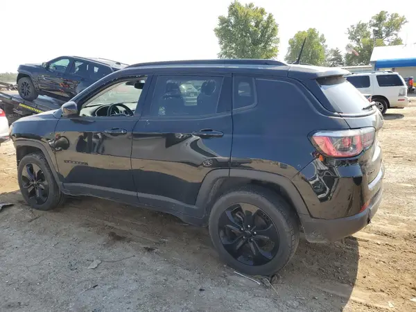3C4NJDBB8JT454283 2018 JEEP COMPASS - Image 2