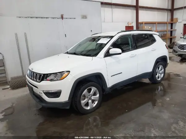 3C4NJDBB8JT455644 2018 JEEP COMPASS - Image 2