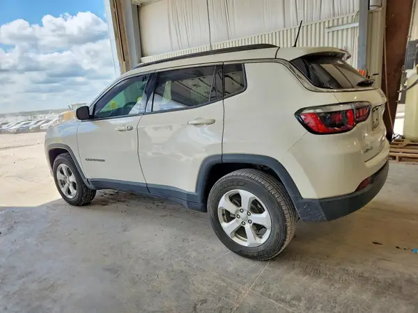 3C4NJDBB8JT455871 2018 JEEP COMPASS - Image 2