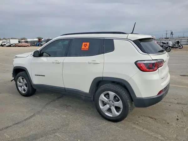 3C4NJDBB8JT456602 2018 JEEP COMPASS - Image 2