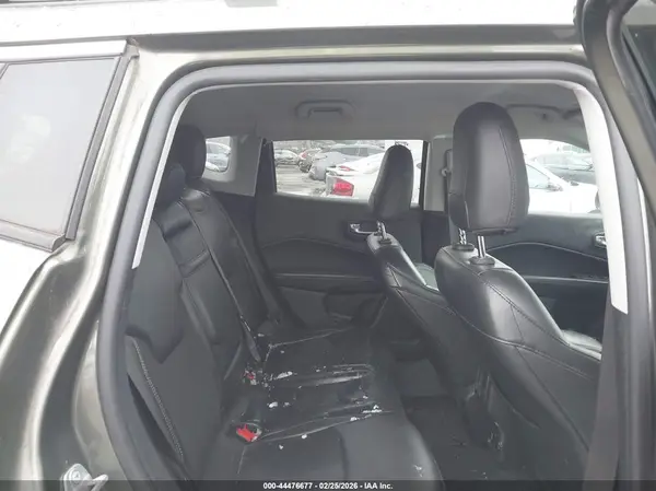 3C4NJDBB8JT457412 2018 JEEP COMPASS - Image 8