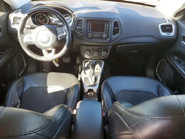 3C4NJDBB8JT457538 2018 JEEP COMPASS - Image 8