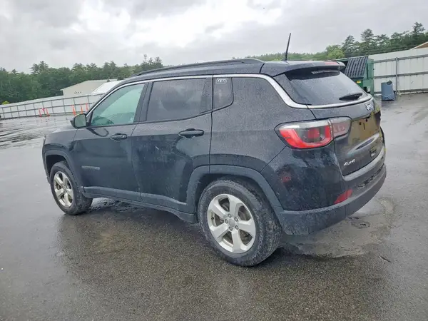 3C4NJDBB8JT457619 2018 JEEP COMPASS - Image 2
