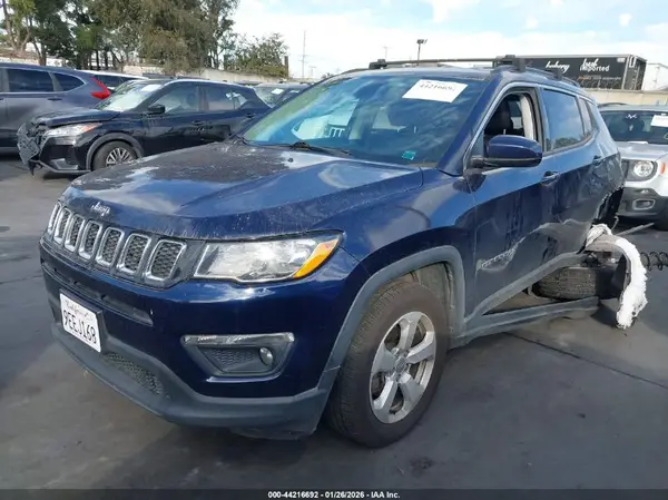 3C4NJDBB8JT458009 2018 JEEP COMPASS - Image 2