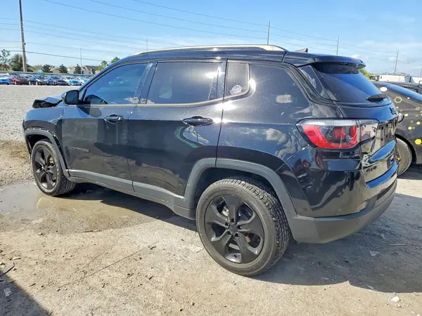 3C4NJDBB8JT478860 2018 JEEP COMPASS - Image 2