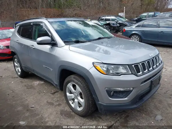 3C4NJDBB8JT480351 2018 JEEP COMPASS - Image 1