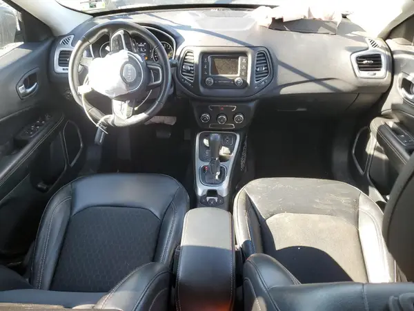 3C4NJDBB8JT481256 2018 JEEP COMPASS - Image 8