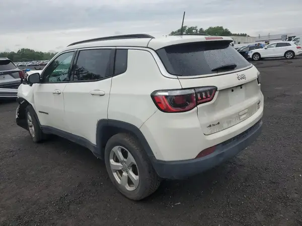 3C4NJDBB8JT482598 2018 JEEP COMPASS - Image 2