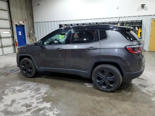 3C4NJDBB8JT483010 2018 JEEP COMPASS - Image 2