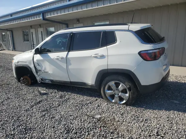3C4NJDBB8JT483363 2018 JEEP COMPASS - Image 2